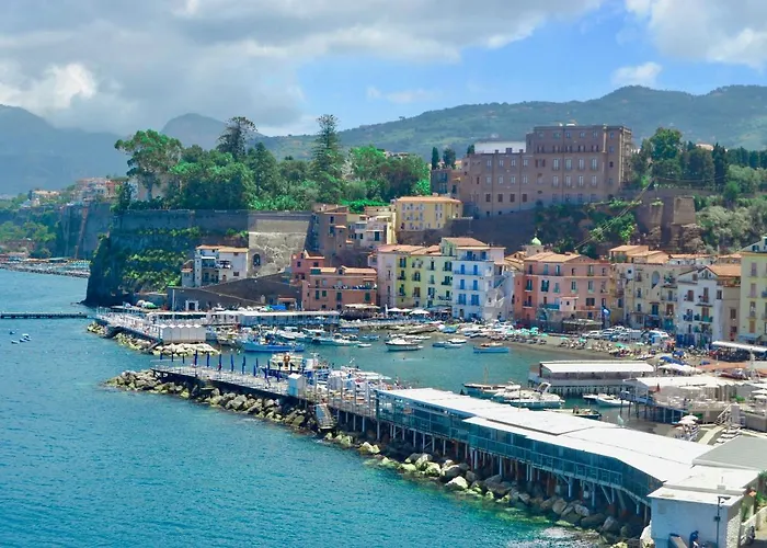 מלון Admiral Hotel