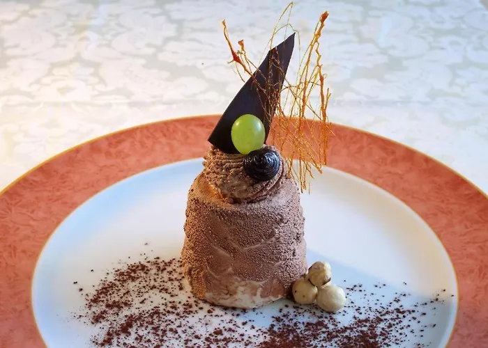 Admiral Hotel מלון 4*