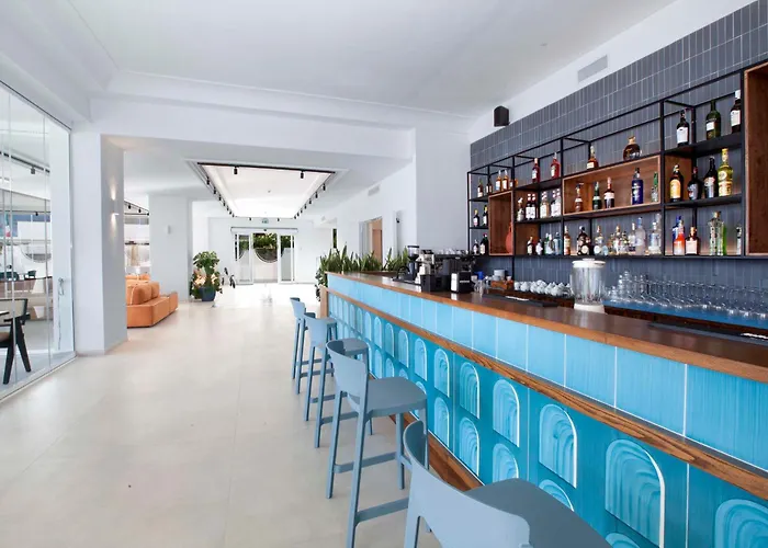 Admiral Hotel מלון 4*